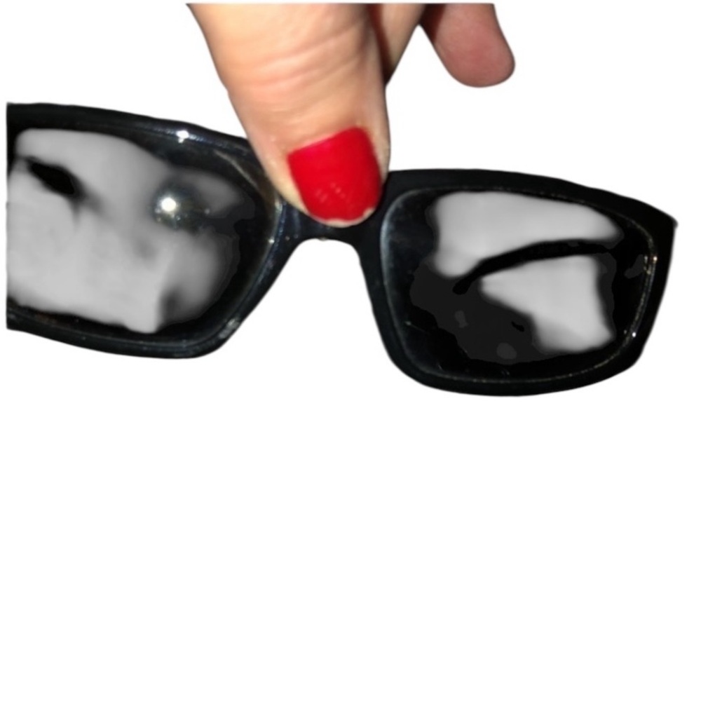 Gucci black sunglasses with side lens for protection great for driving - Picture 12 of 13